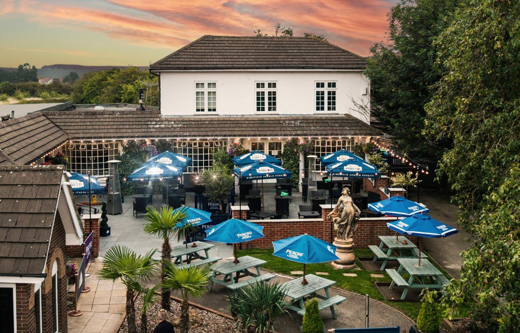 6 Family-Friendly Hotels Near The Cueball Snooker Club Derby