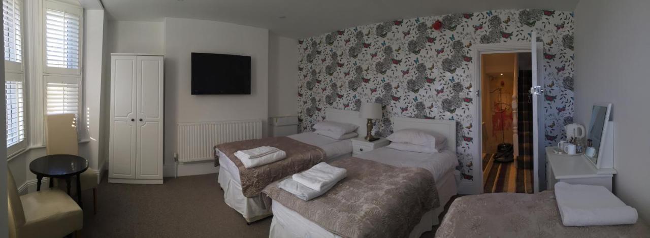 6 Central Hotels Near Brookwood Cemetery Pales Worth Booking