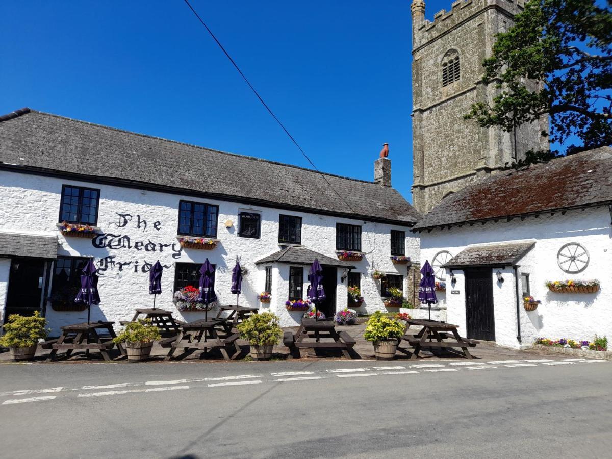 4 Cornwall Hotels Worth Booking for Outstanding Staff
