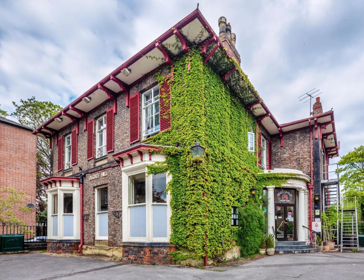 Where to Stay Near York Baptist Church: 4 Leisure Hotels Compared