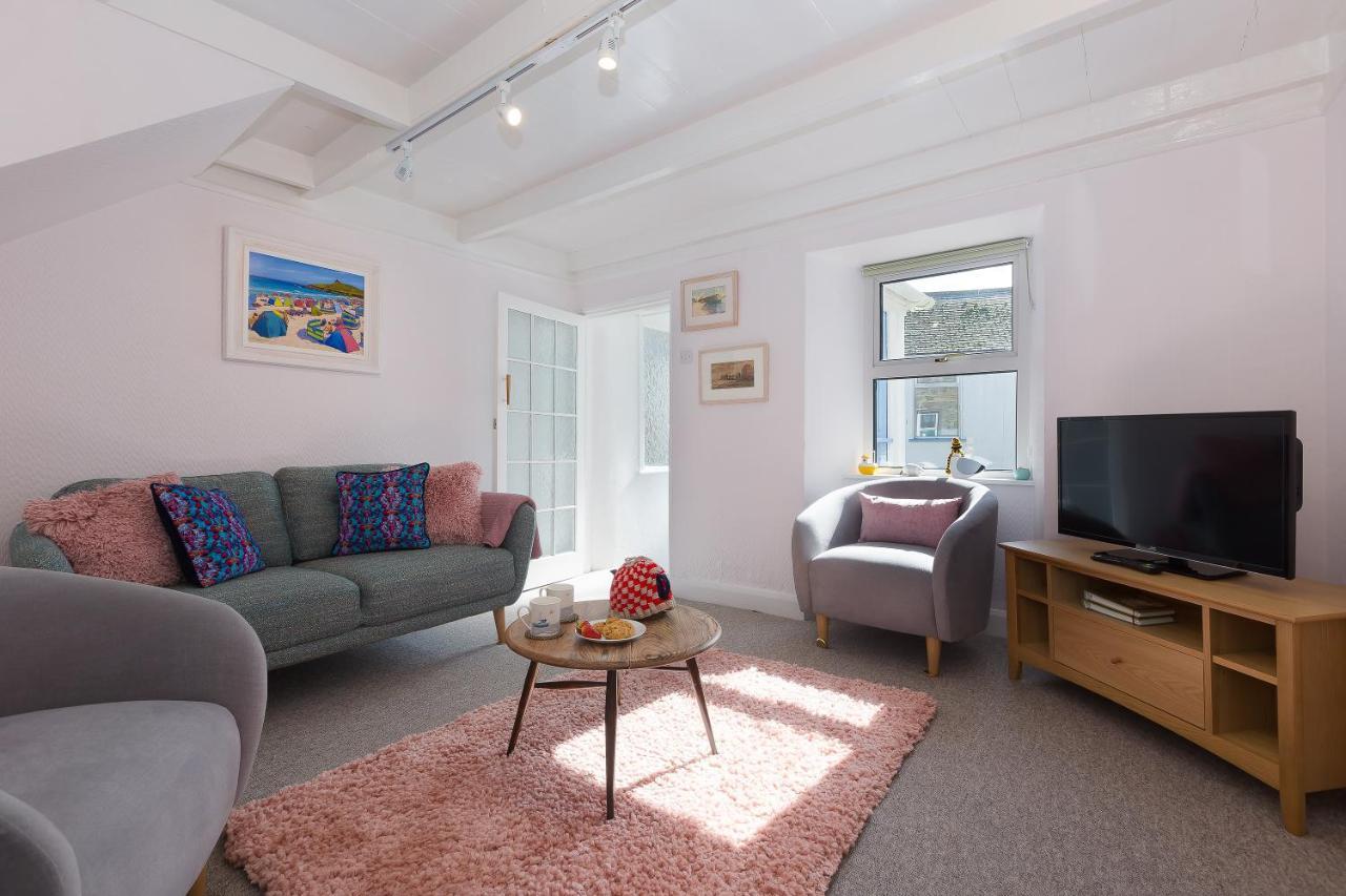 Staying Near Carbis Bay: 6 Central St Ives Hotels Compared