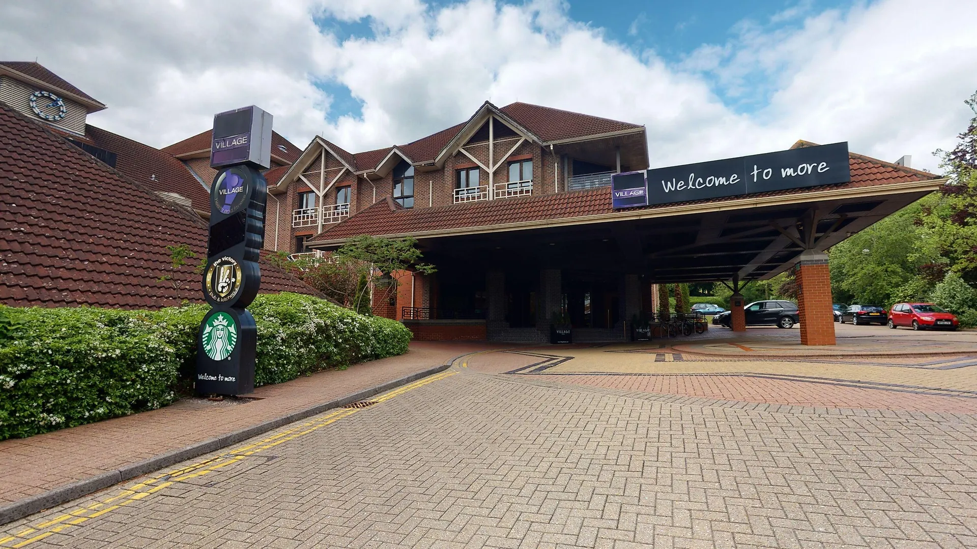 5 Smart Family-Friendly Hotels Near Lydiard Park Worth Booking