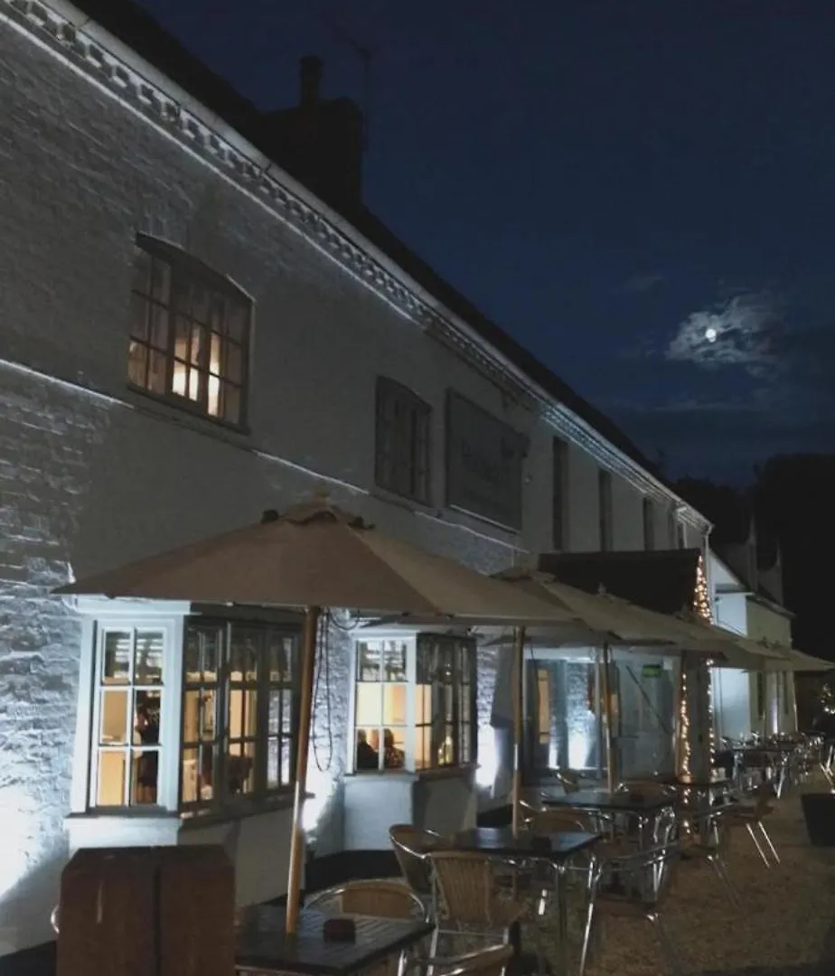 Staying In Warwickshire: 4 Couple Hotels Compared