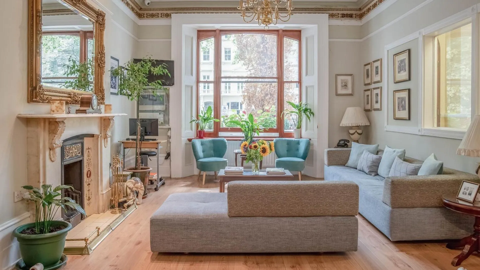 15 Family-Friendly Hotels in Hyde Park That Deliver