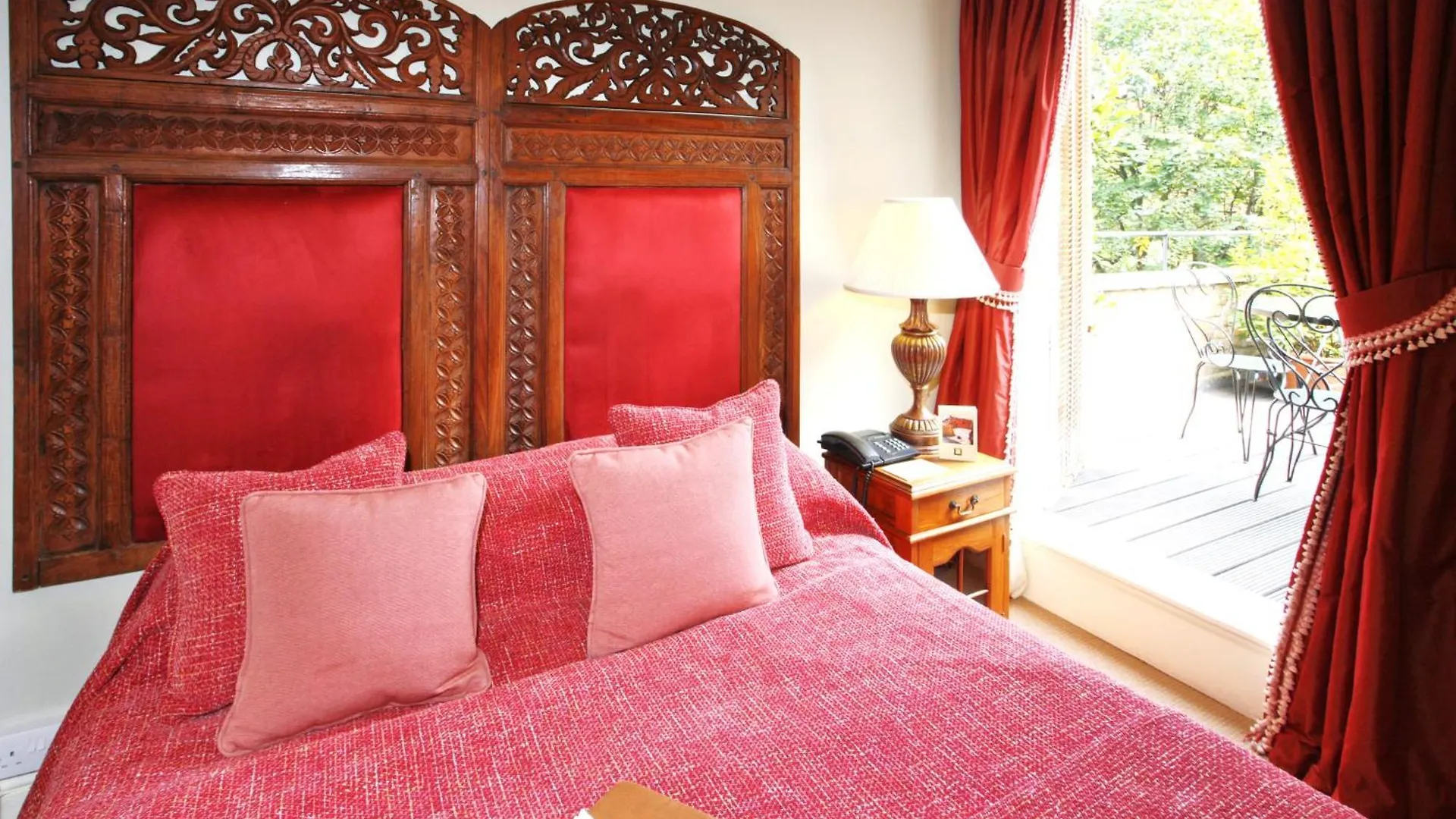 Where to Stay in Kensington: 15 Best Romantic Hotels