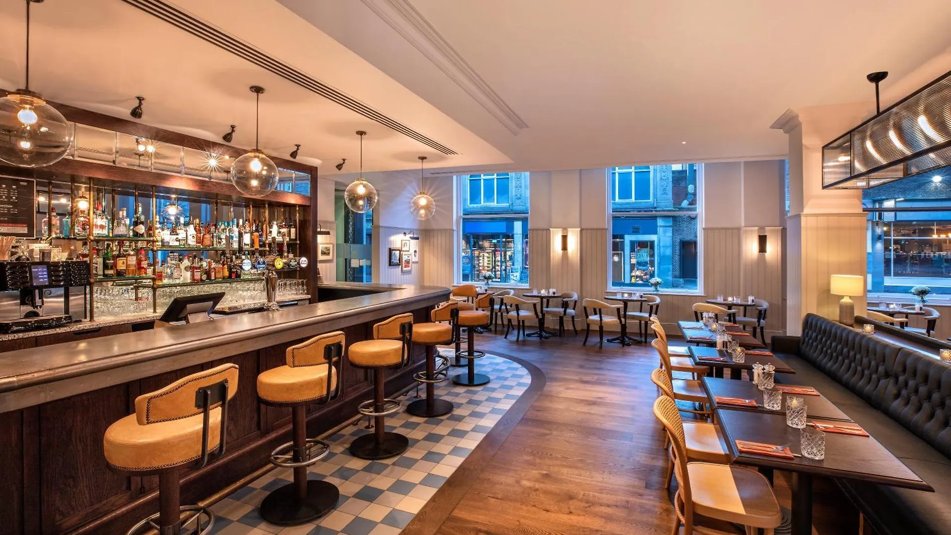 10 Romantic Hotels In Cardiff Centre Worth Booking