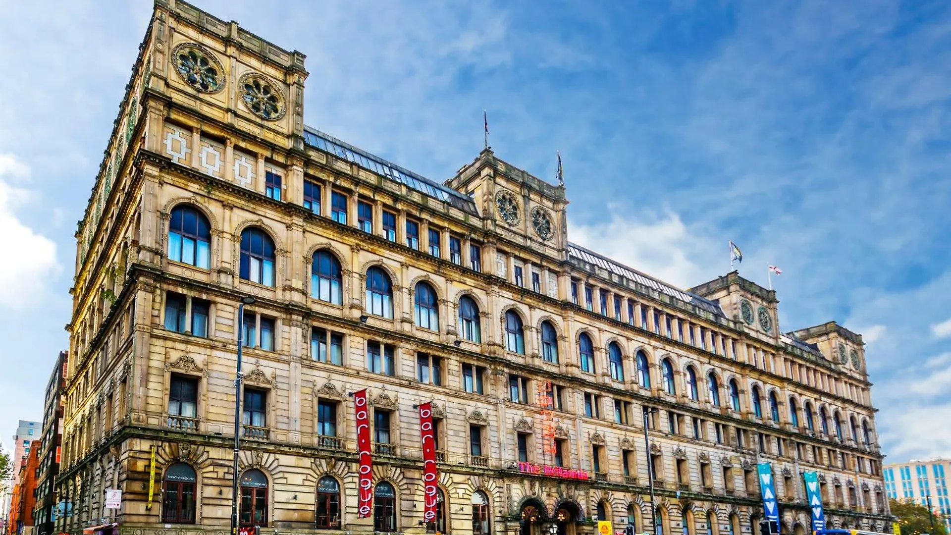 15 Smart Central Hotels Near Lowry Outlet Worth Booking