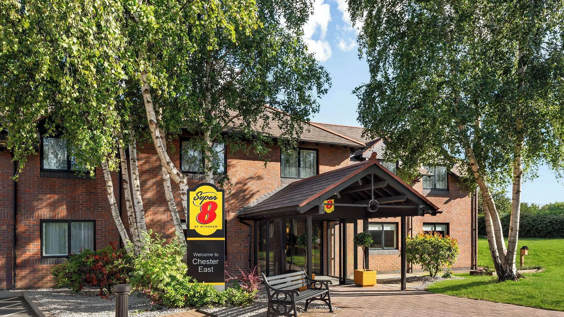 14 Best Hotels Near Manley Mere Watersports for Easy Access