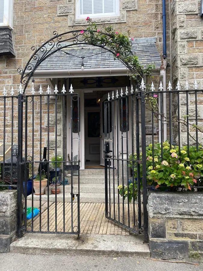 11 Hotels Near Avalon Art in Penzance That Deliver