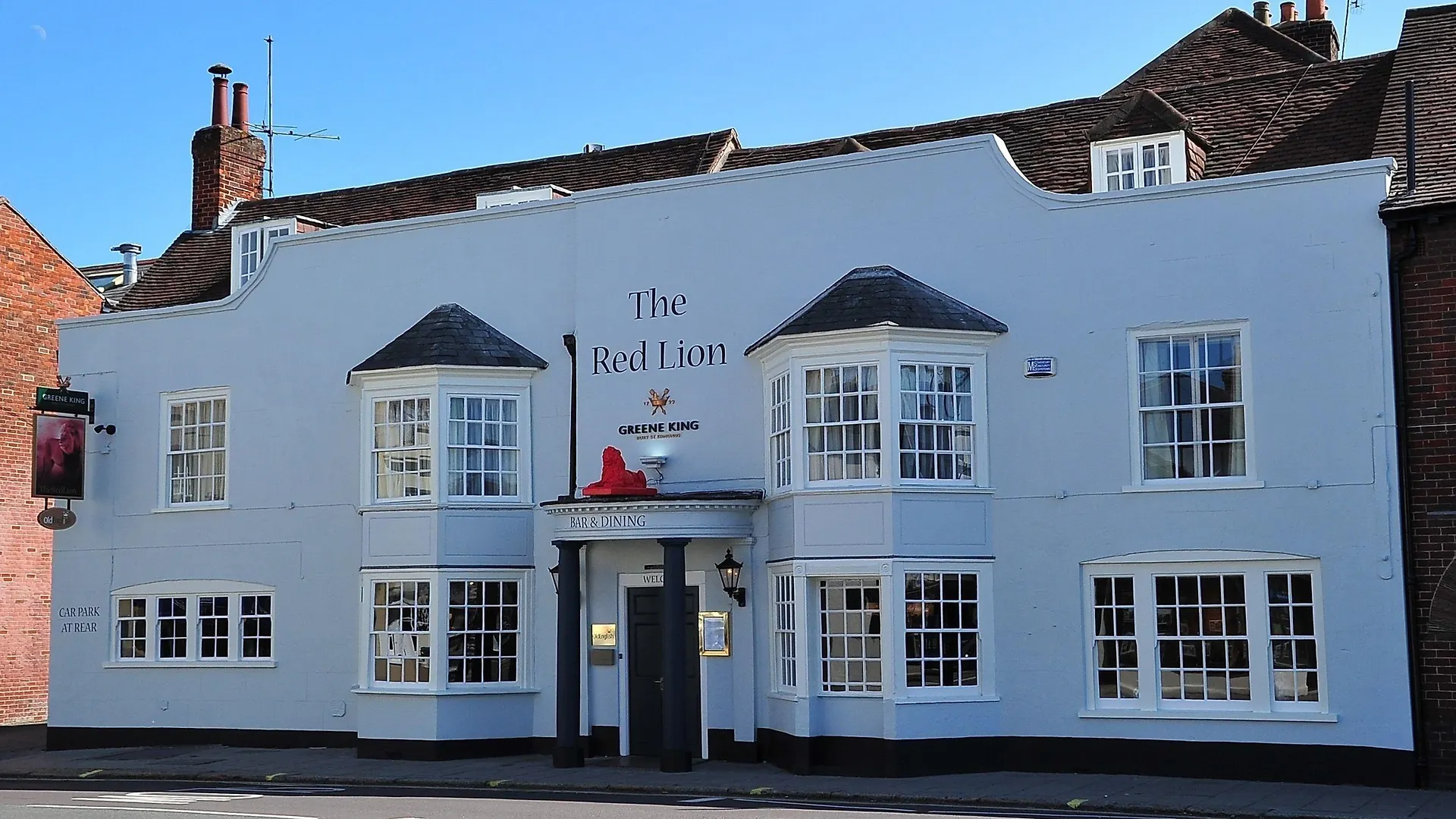 Staying Near Explosion Museum: 11 Budget Hotels Compared