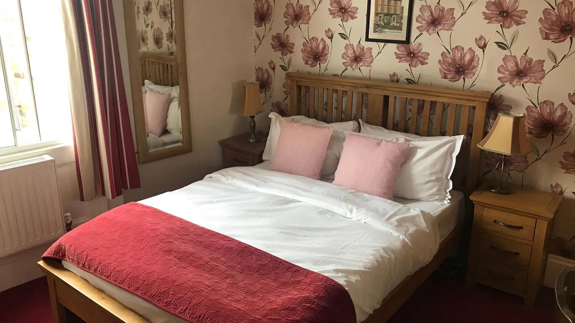 8 Central York Hotels Within Reach of Water World
