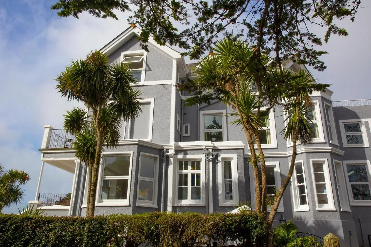 11 Smart Central Hotels Near Trelissick Garden Worth Booking