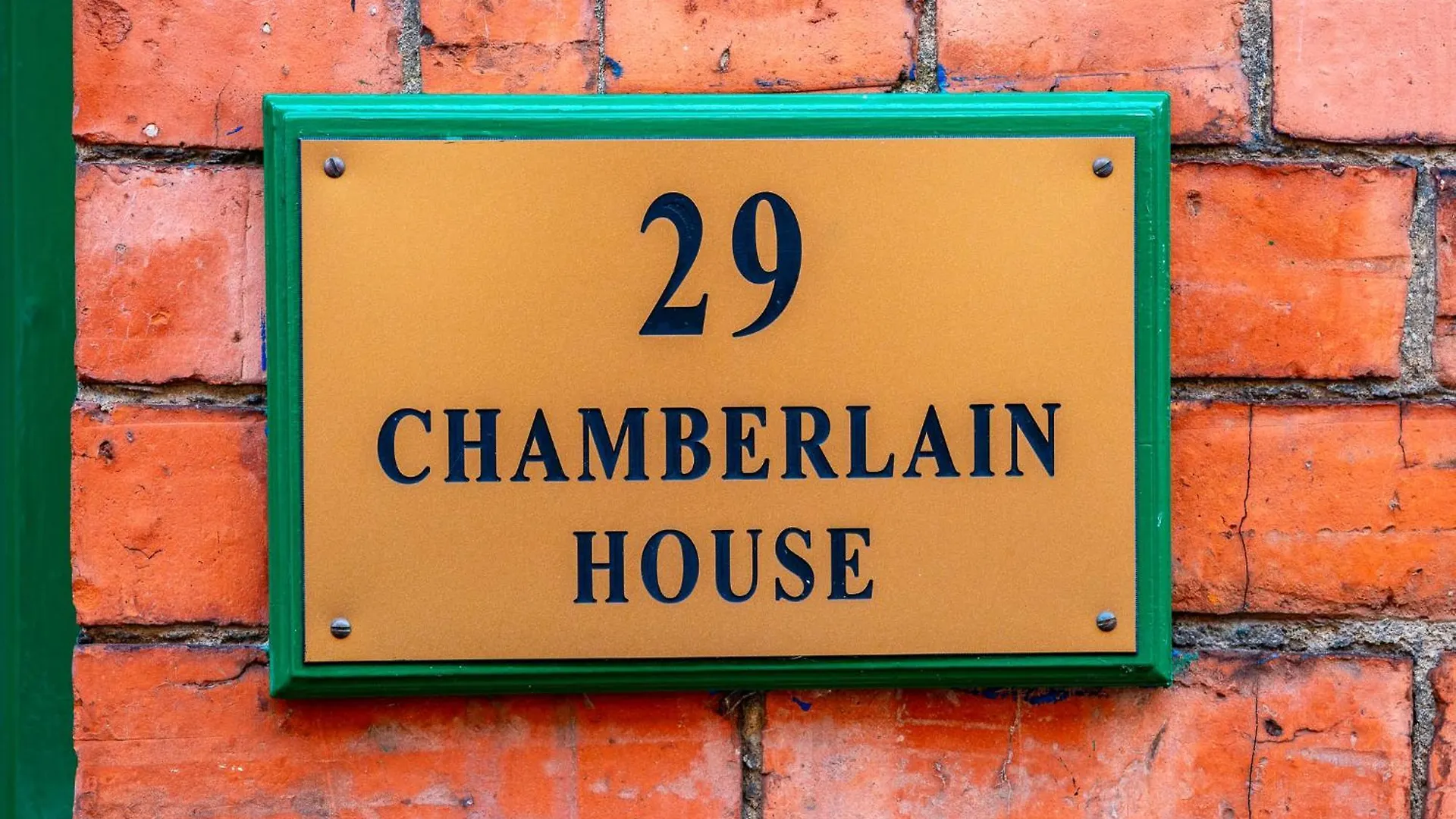 10 Central Hotels Near St. Columbs Park That Deliver
