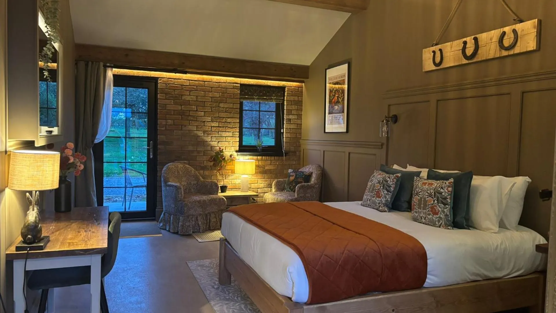 4 Smart 3-Star Hotels Near Tyntesfield Worth Booking