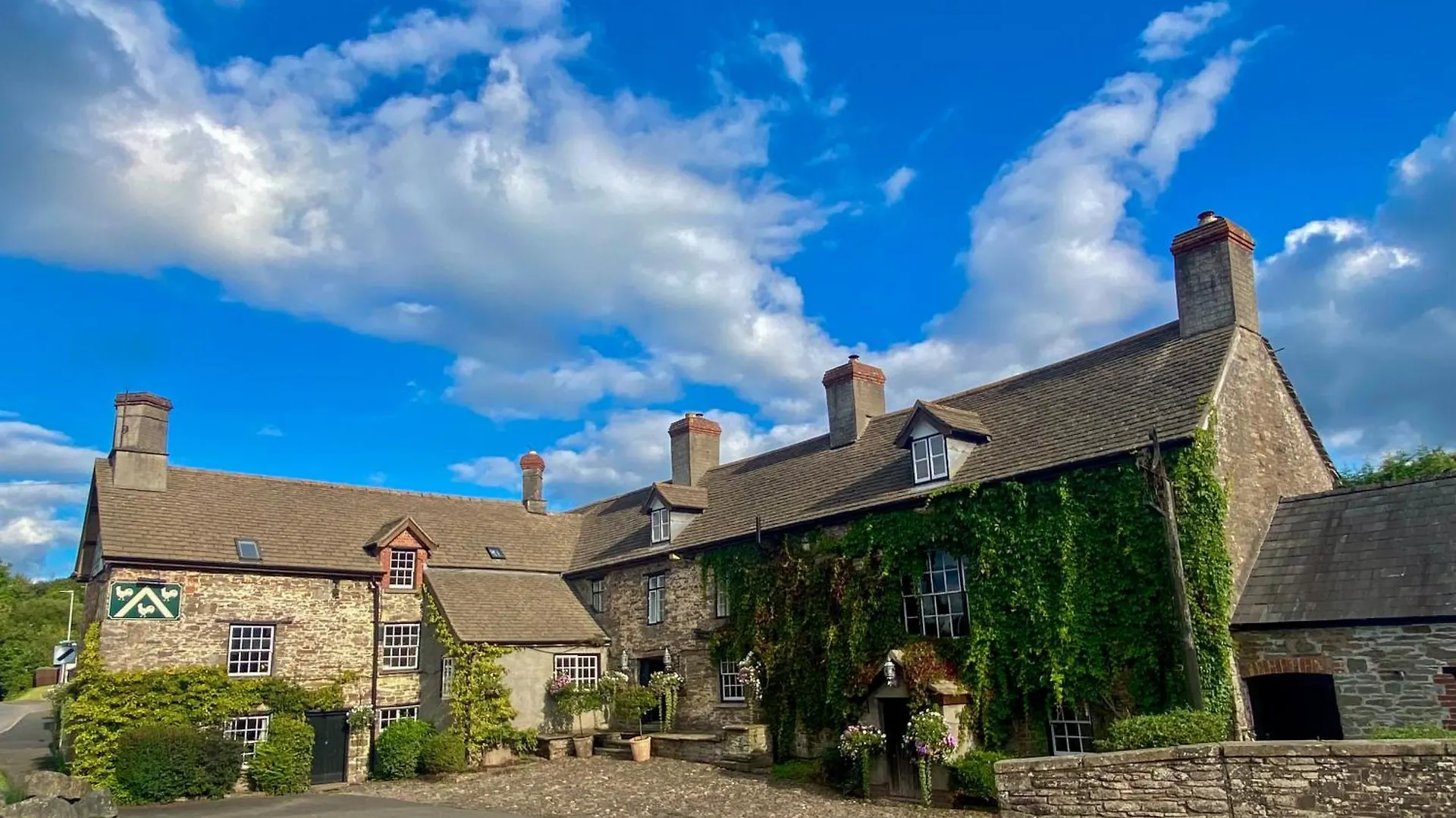 15 Family-Friendly Hotels in Wales That Deliver for Real Trips