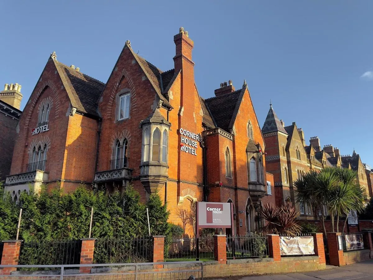 12 Top-Rated Central Hotels in Somerset You Should Book