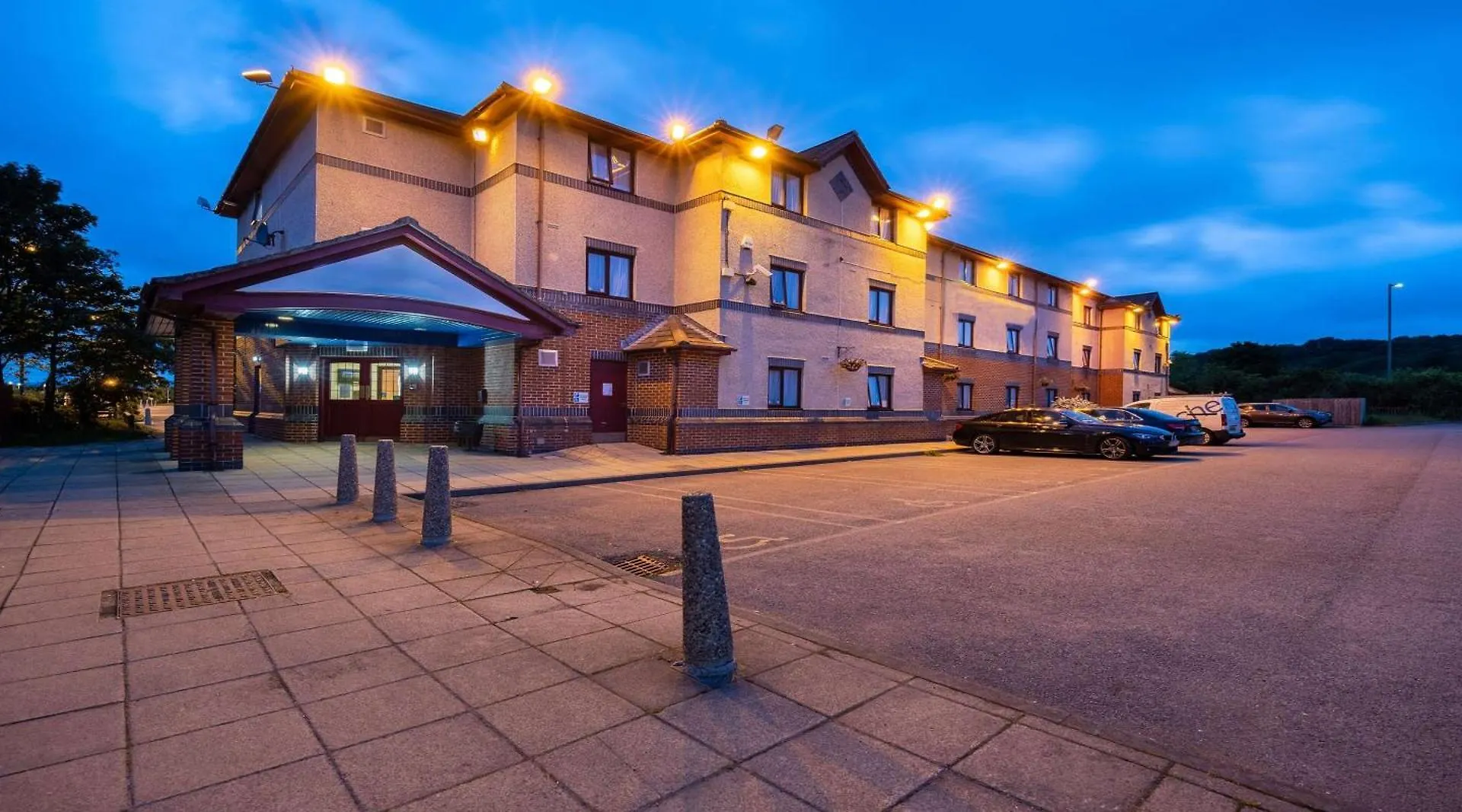 Staying In England: 14 Family Hotels Compared