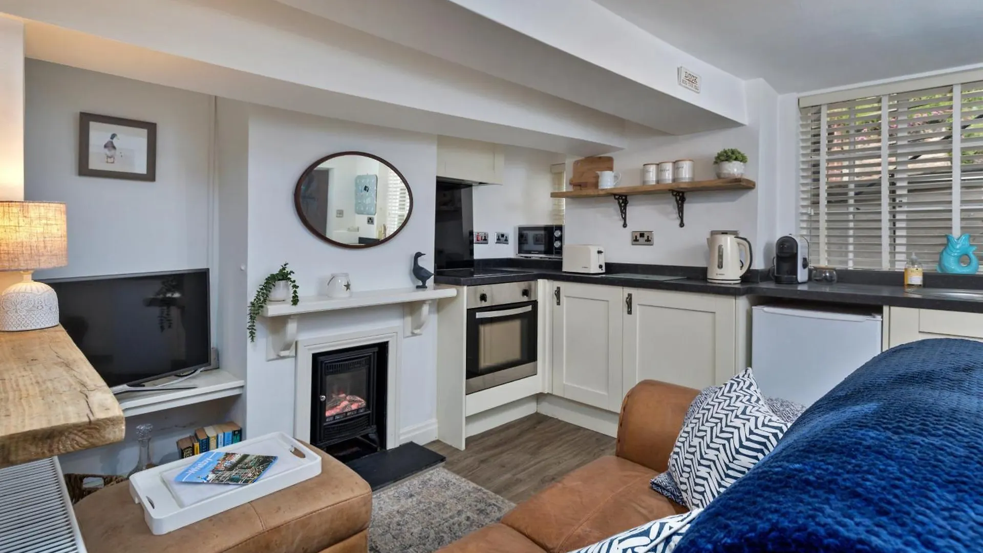 13 Central Hotels Near St Mary's Church That Deliver