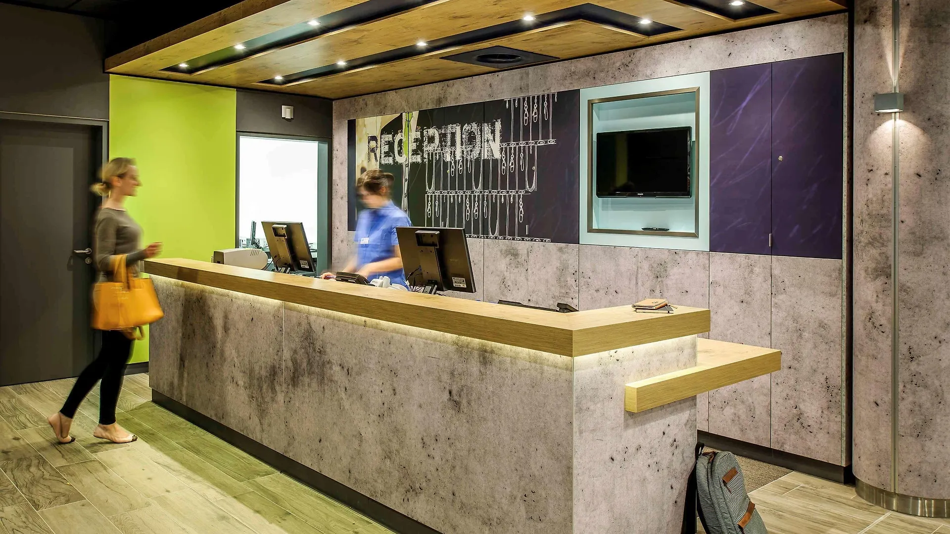 4 Central Hotels Close to Springhead Park, Leeds
