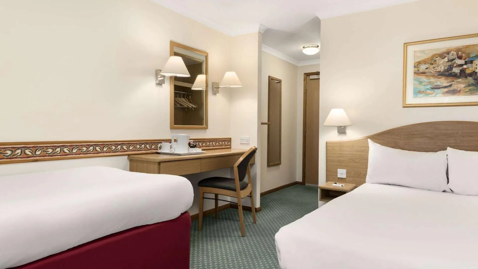 Staying in England for Events: 7 Hotels Compared