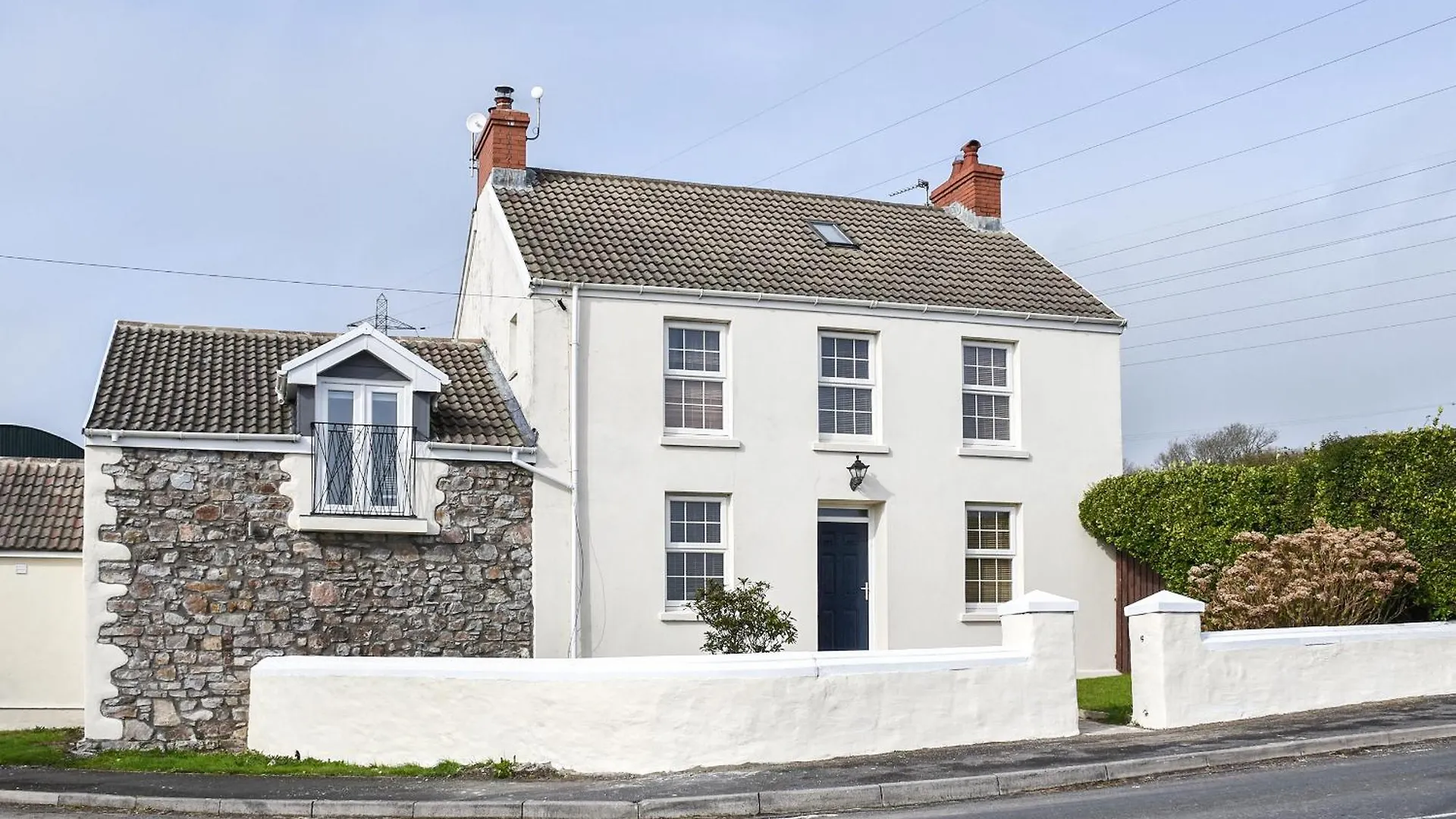 8 Holiday Home Hotels in South Wales That Stand Out