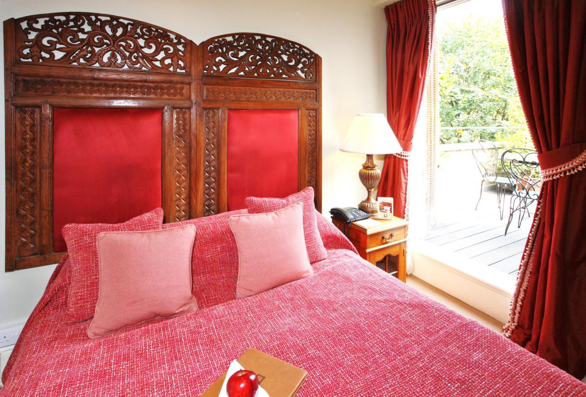 Where to Stay in Kensington: 15 Best Romantic Hotels