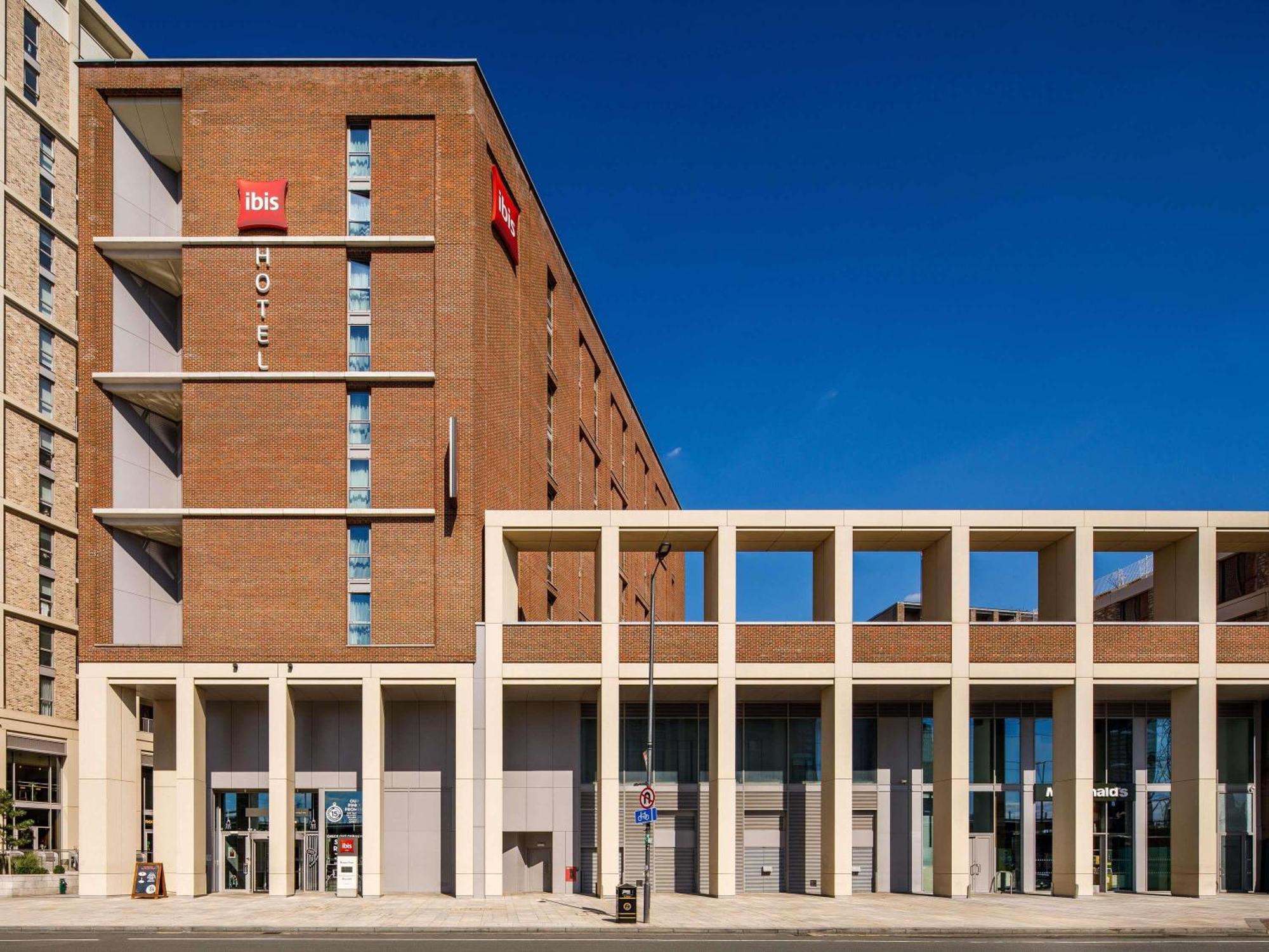 Staying in Newham: 15 Airport Hotels Compared