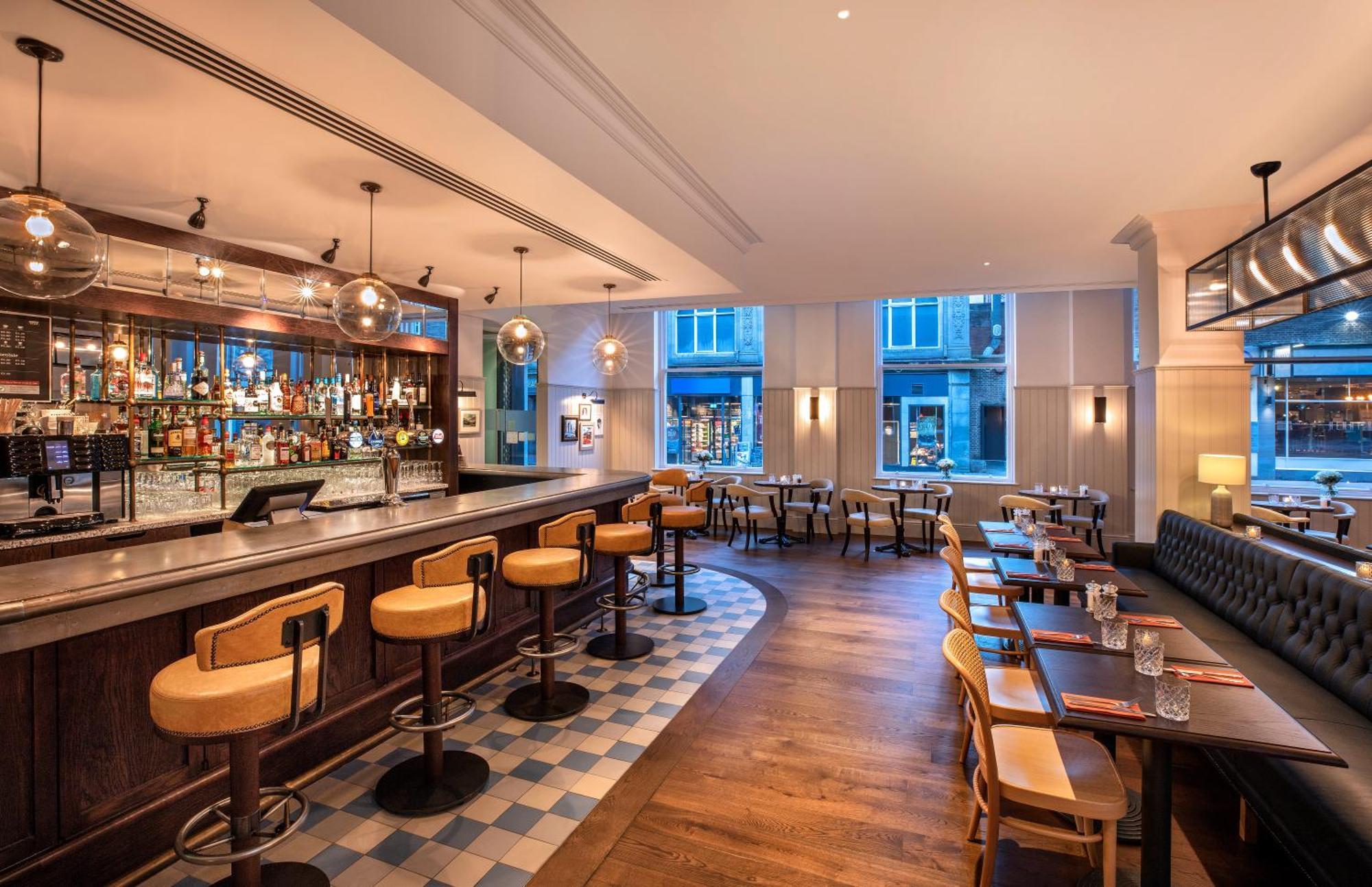 10 Romantic Hotels In Cardiff Centre Worth Booking
