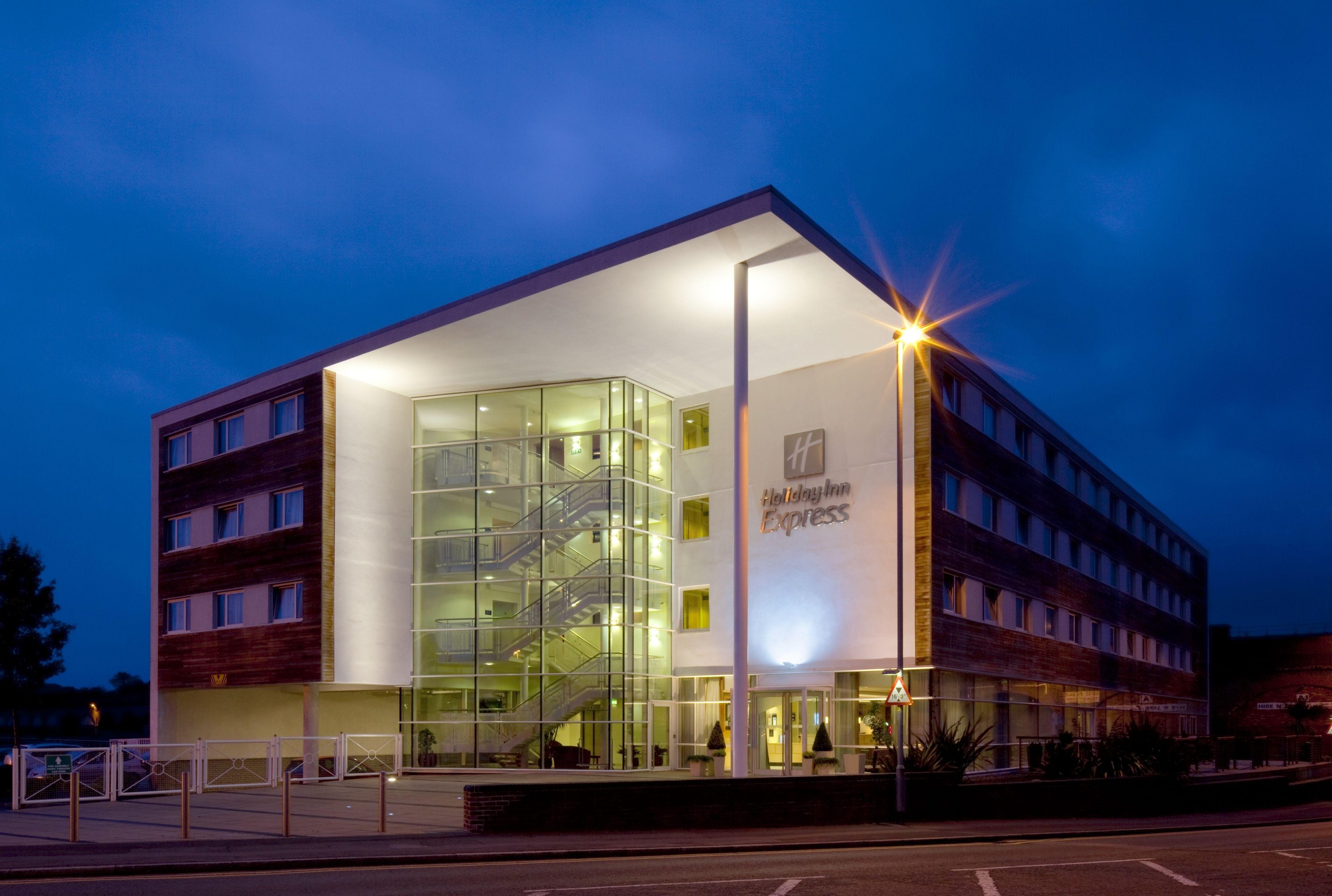 15 Hotels Near Cheshire Oaks Designer Outlet Worth Booking