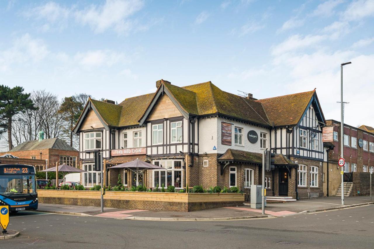 7 Family Hotels Near Cascades Shopping Centre Worth Booking
