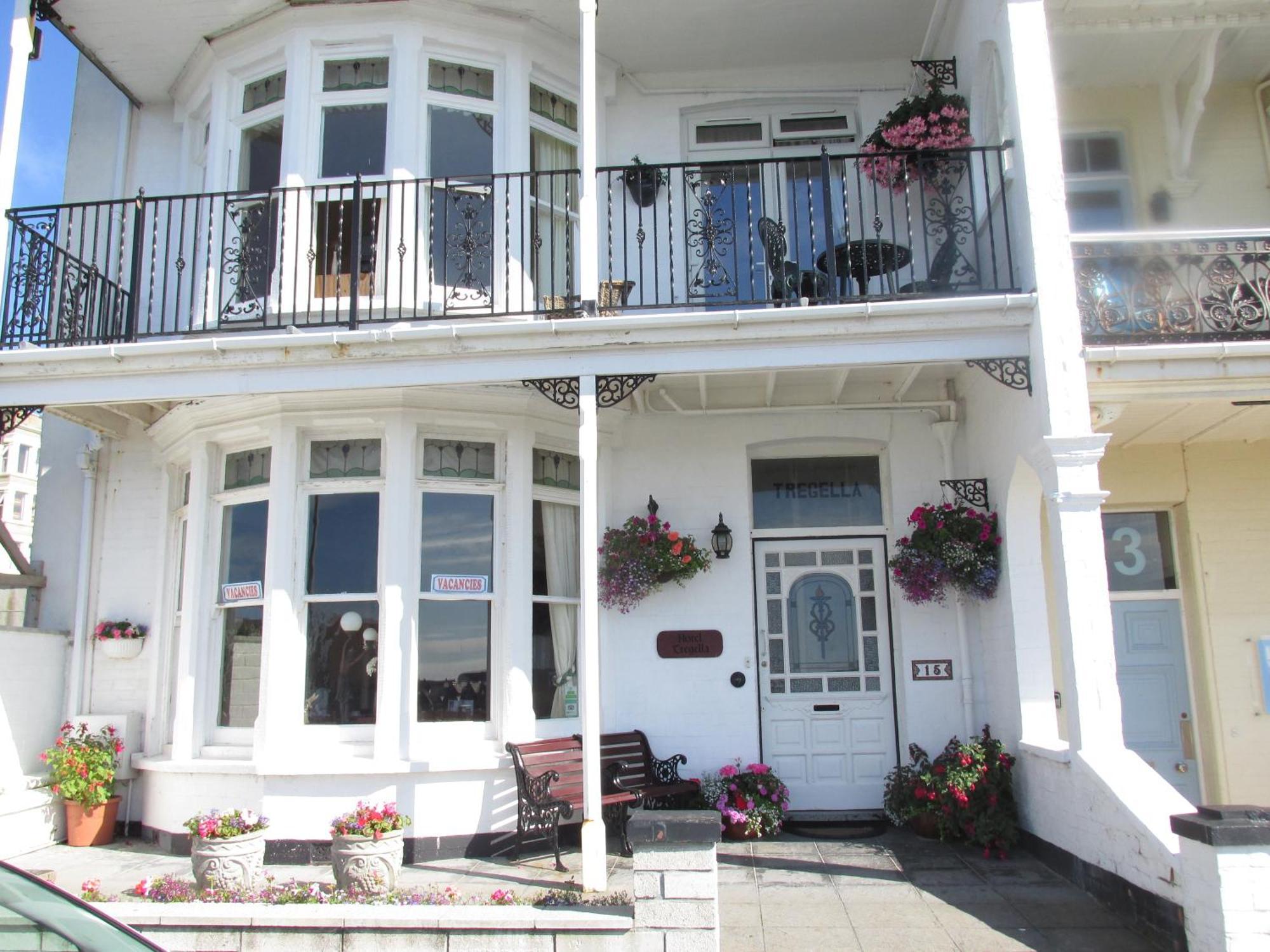 6 Smart Hotels Near Newquay Harbour Worth Booking
