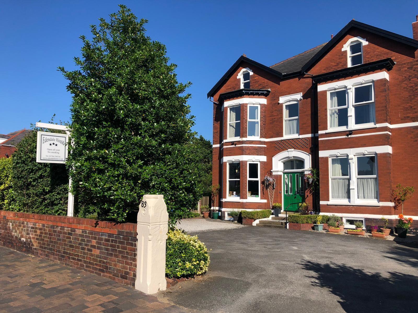 8 Central Southport Hotels Near Hesketh Golf Club Worth Booking