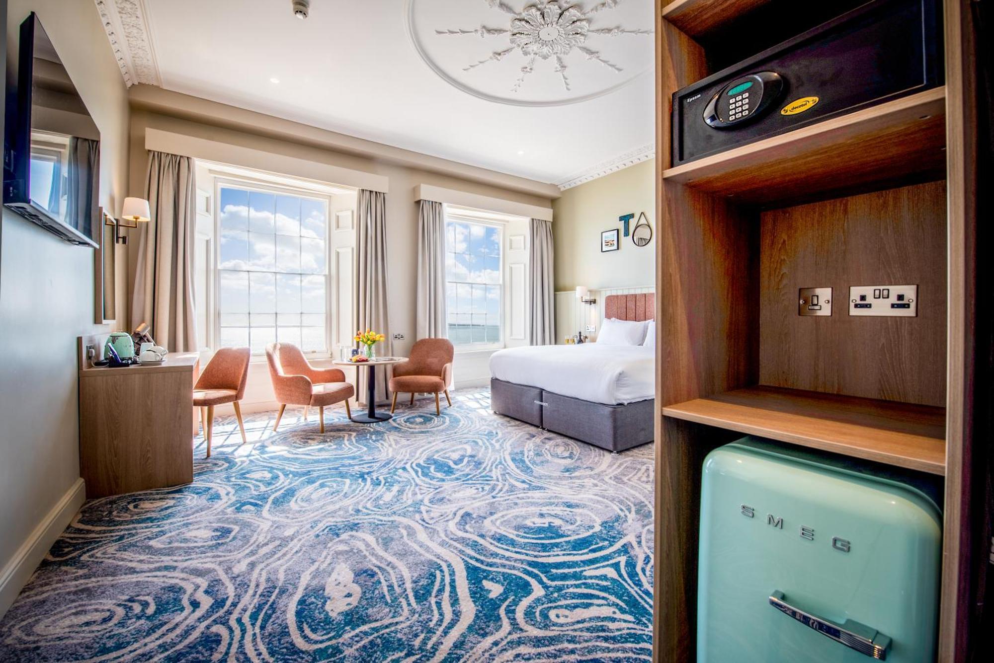 8 Smart Central Hotels Near Tenby Golf Club to Book