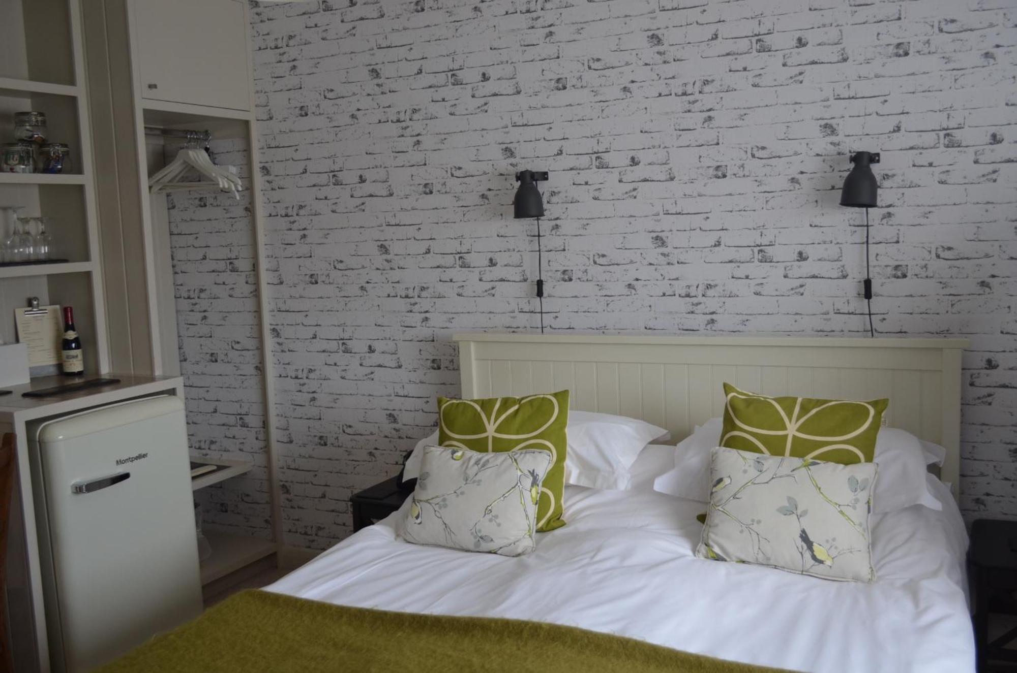 7 Family Hotels Close to South Downs Planetarium Chichester