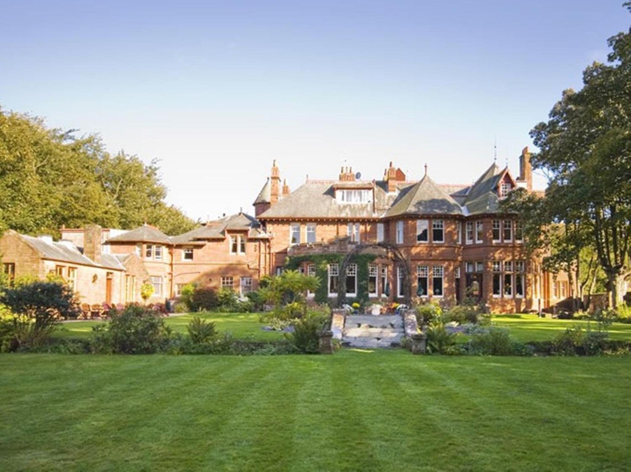7 Smart Airport Hotels Near Ayr Seafront Playpark