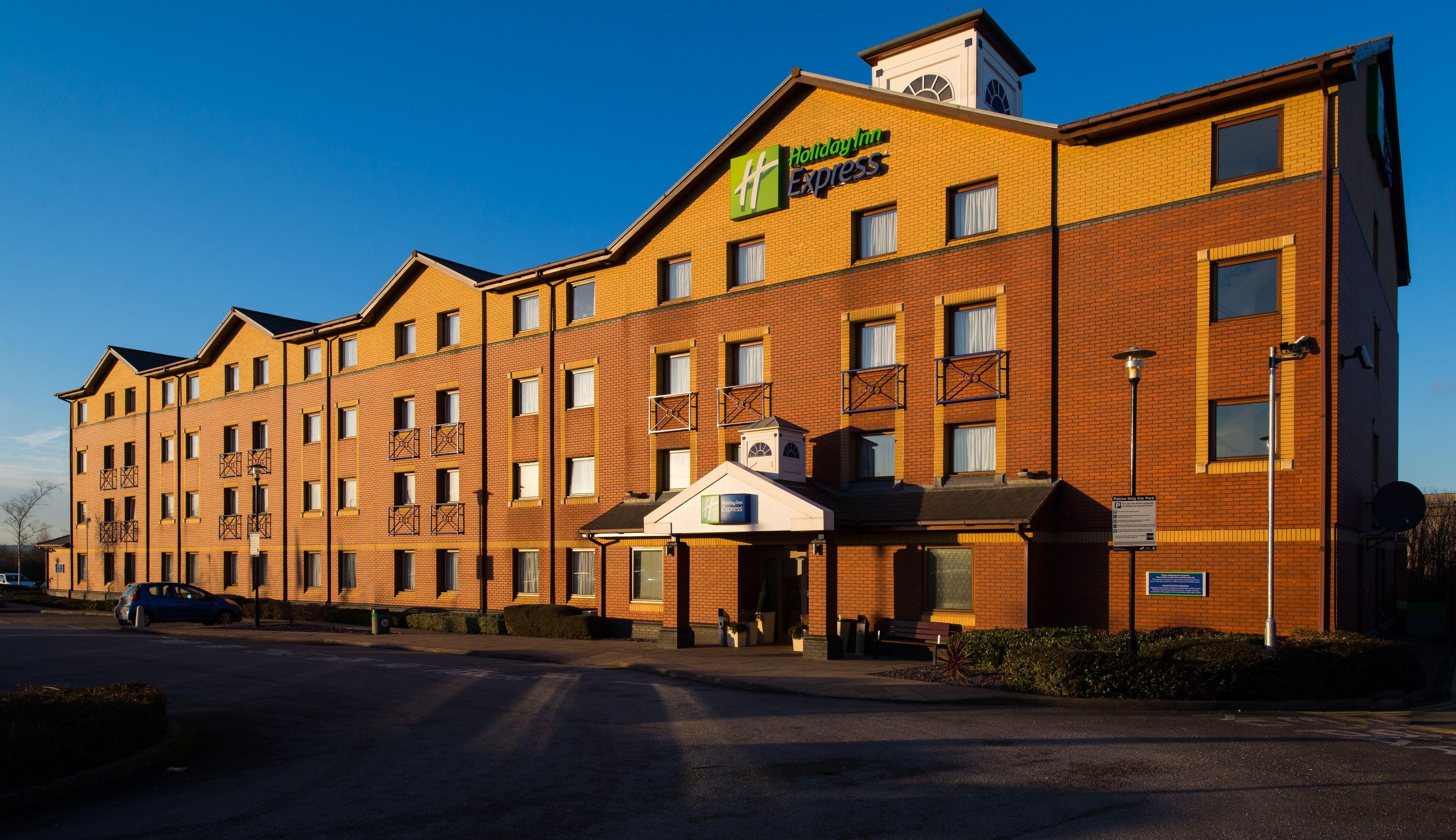 Where to Stay Near Newcastle Borough Museum: 5 Family Hotels