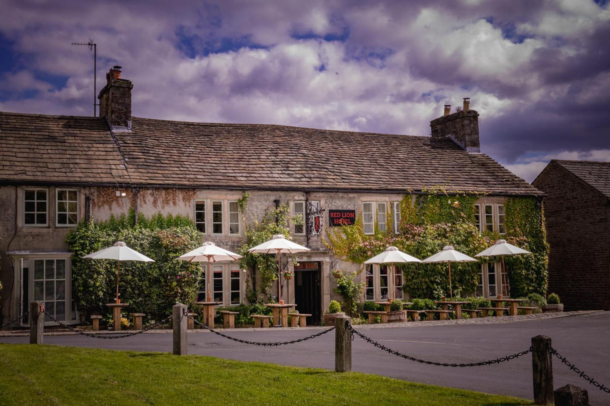 12 Romantic Hotels in North Yorkshire Worth Booking