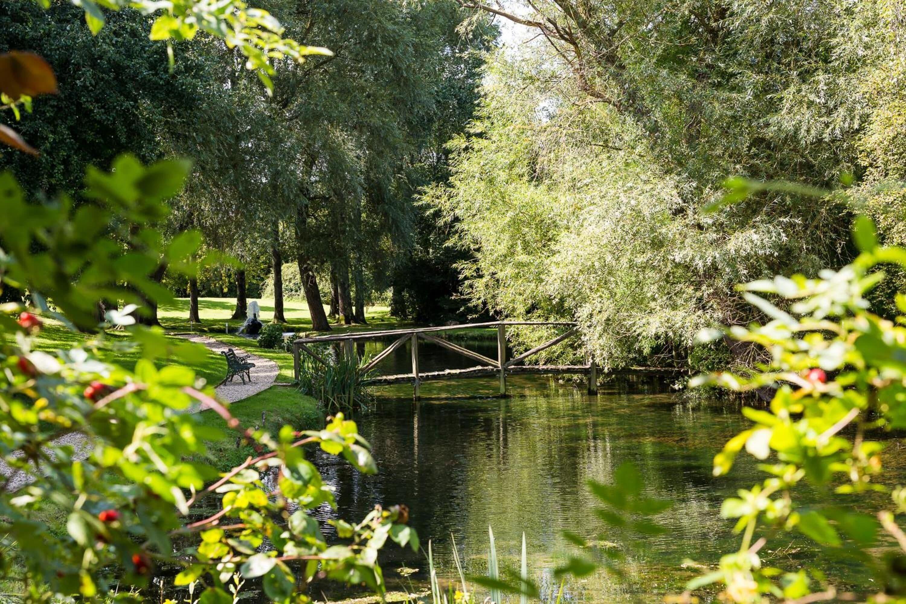 5 Top-Rated Luxury Hotels in Somerset to Book Now