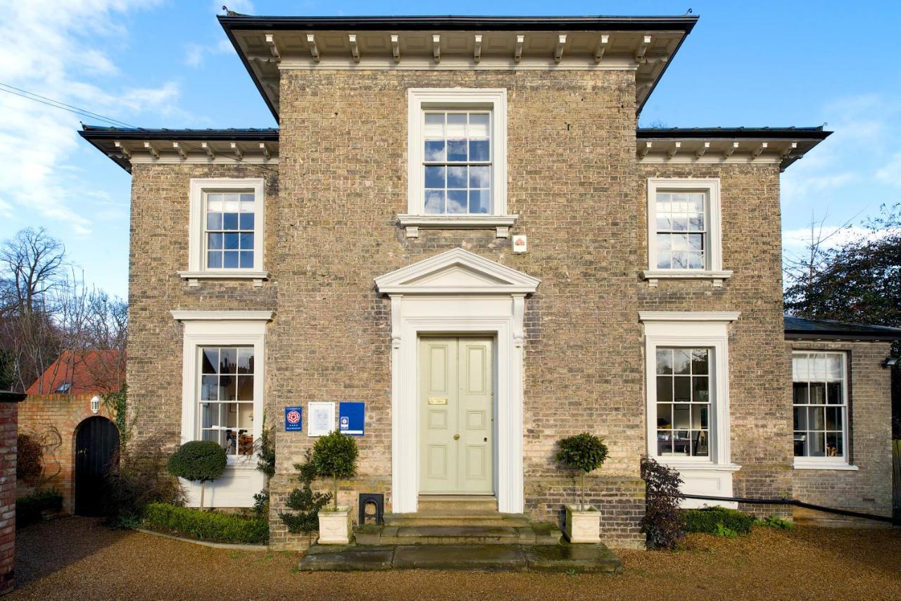 15 Highly Rated Comfort Hotels in England Worth Booking