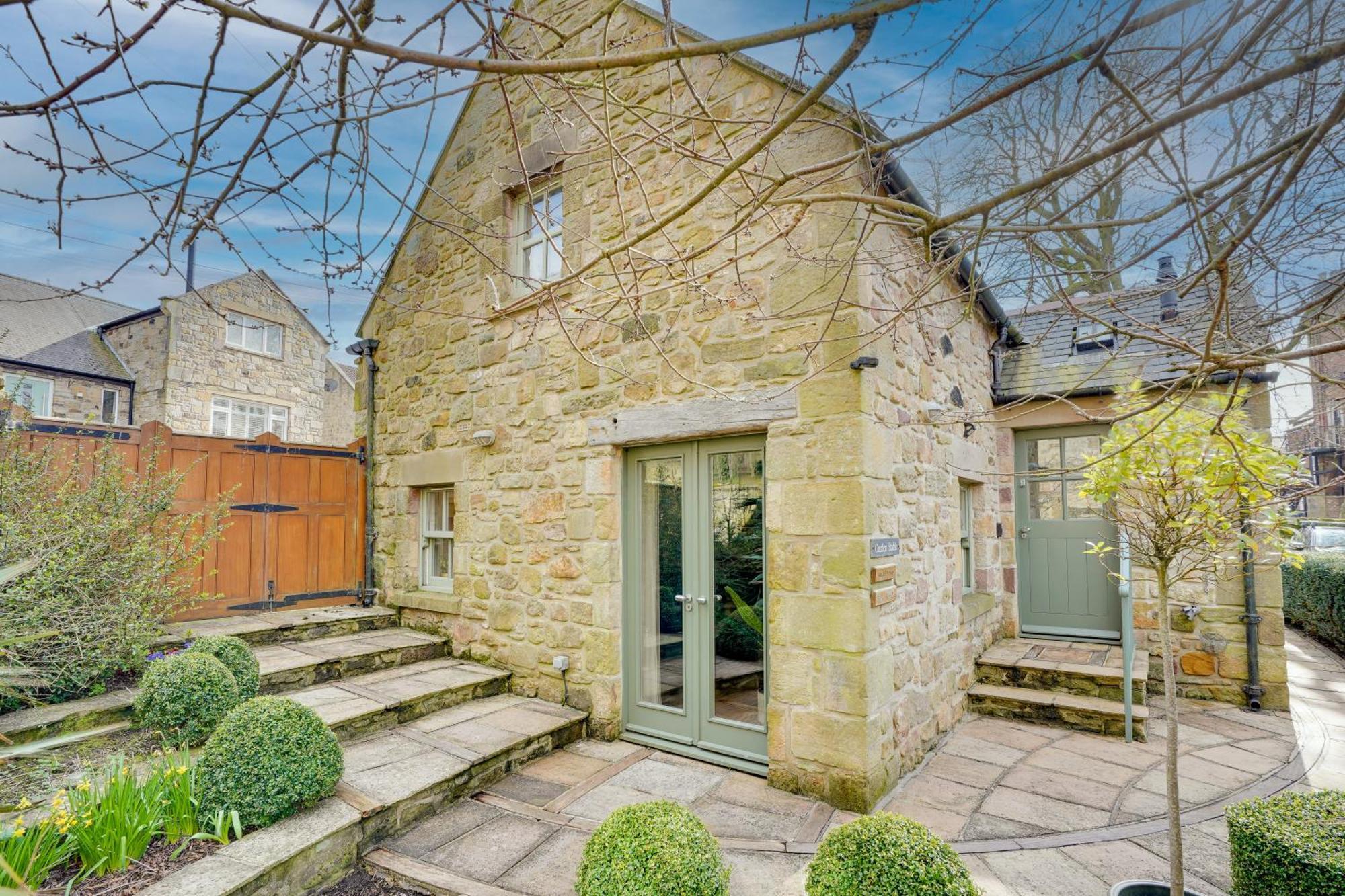 Where to Stay Near Northumberland Fusiliers Museum: 4 Budget Picks