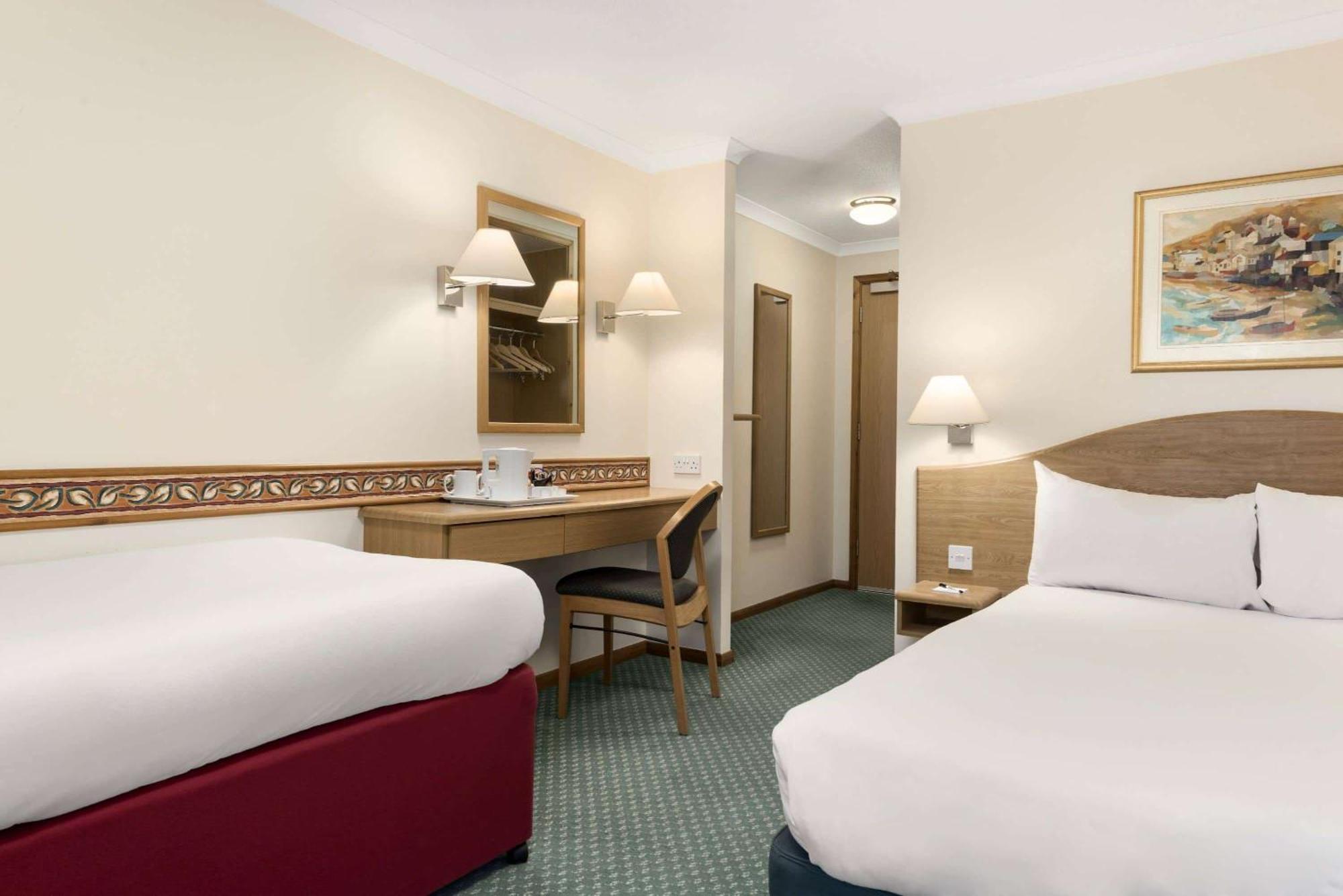 Staying in England for Events: 7 Hotels Compared