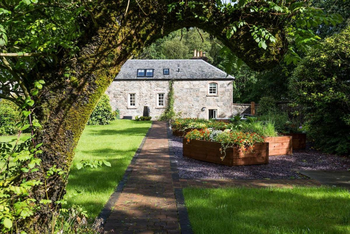 Staying in the UK: 9 Villa Hotels Compared & Ranked